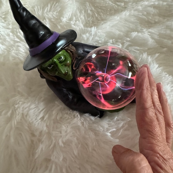 NIB Mysterious Plasma Orb Grim Reaper Static Lighted Magic Halloween Decoration - Picture 2 of 4